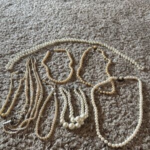 8 faux Pearl Necklaces